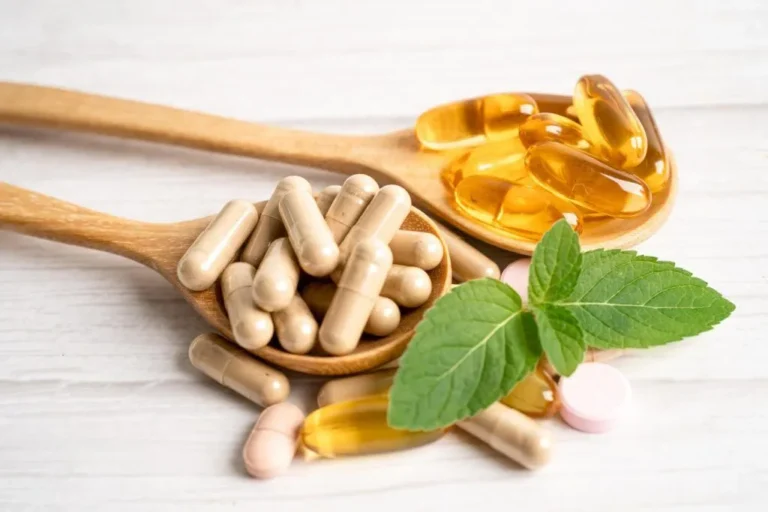 La Vitamina Esencial para Aliviar el Dolor de Piernas y Huesos que Quizás te Falta