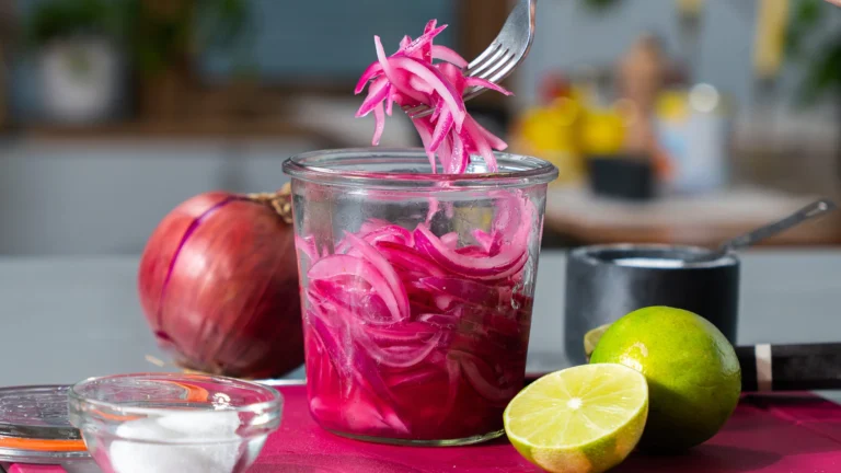 Beneficios de la Cebolla Morada y el Limón: Una Aliada Natural para Regular el Azúcar.